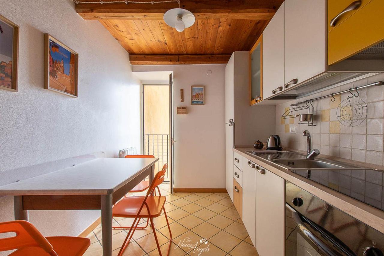 Vista Mare E Comfort In Centro Storico Menton Exterior foto